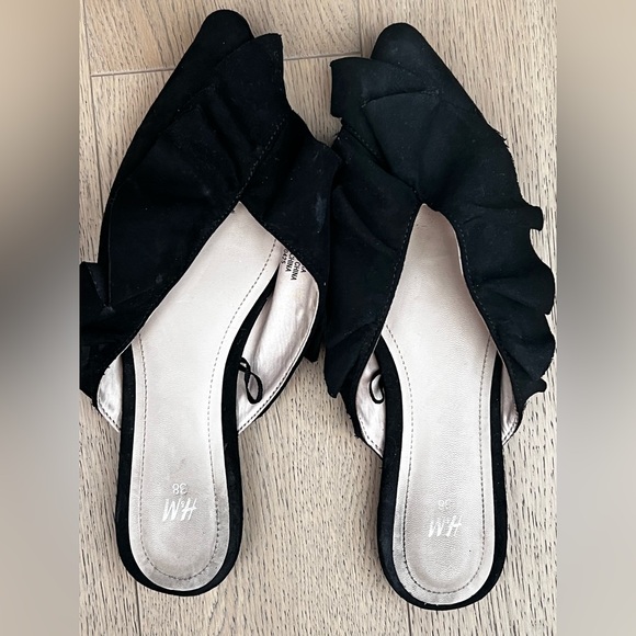 H&M pointy flats size 7 - Picture 4 of 4